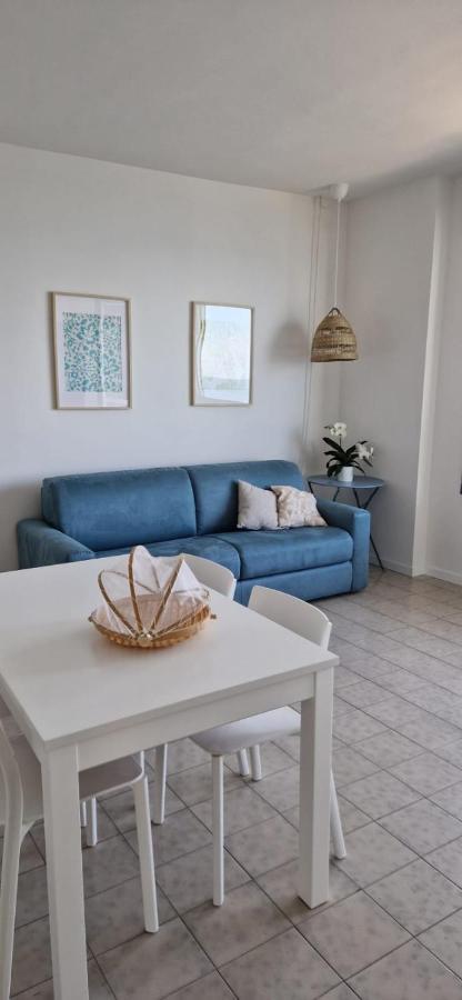 Lamar Seafront Apartment