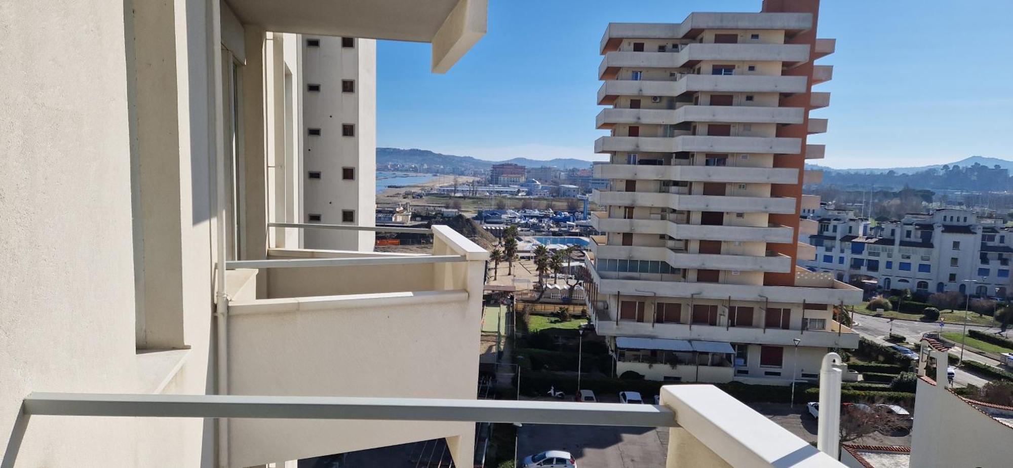 Lamar Seafront Apartment *